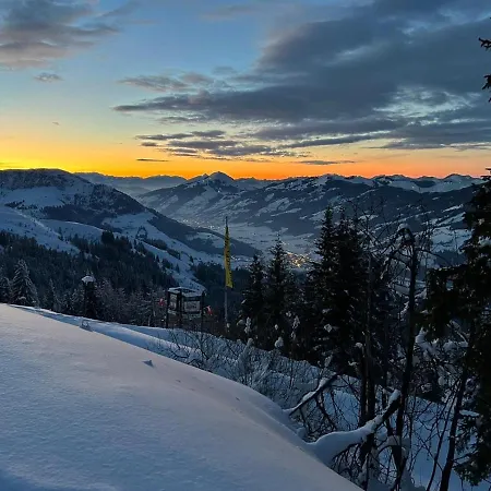 אורחן Hocheckhuette On Of The Hahnenkamm Mountain