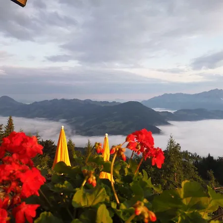 Hocheckhuette On Of The Hahnenkamm Mountain * 키츠부헬