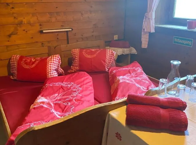 Hocheckhuette On Of The Hahnenkamm Mountain Estalagem