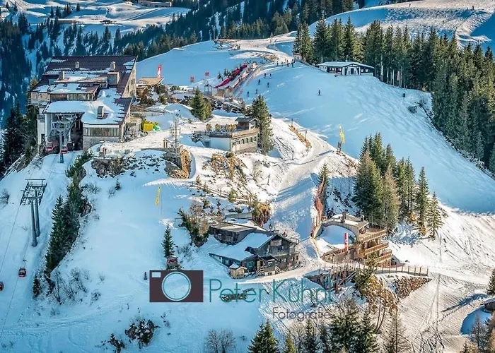 Hocheckhuette On Of The Hahnenkamm Mountain Estalagem *