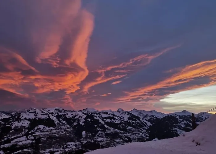 Hocheckhuette On Of The Hahnenkamm Mountain Estalagem *