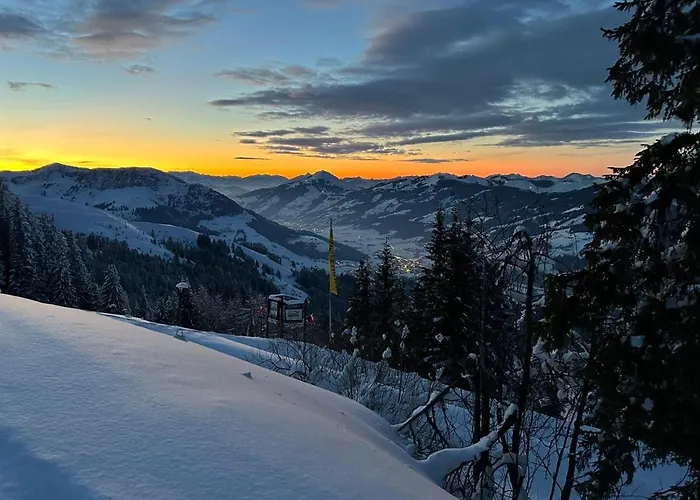 Estalagem Hocheckhuette On Of The Hahnenkamm Mountain