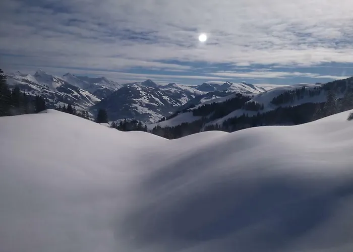 Hocheckhuette On Of The Hahnenkamm Mountain Estalagem Kitzbühel