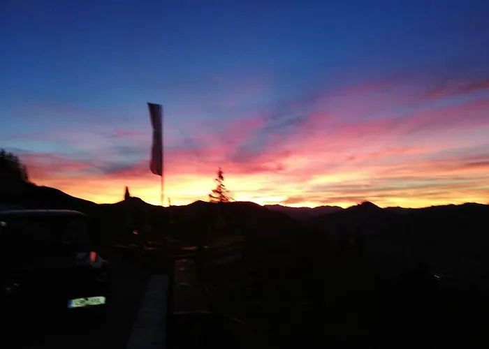 Hocheckhuette On Of The Hahnenkamm Mountain Estalagem *