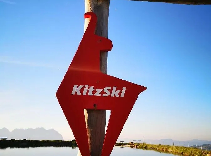 Hocheckhuette On Of The Hahnenkamm Mountain Estalagem *