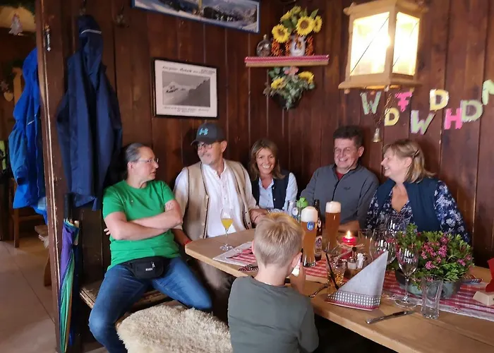 Hocheckhuette On Of The Hahnenkamm Mountain Estalagem *