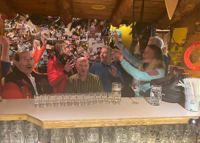 Hocheckhuette On Of The Hahnenkamm Mountain Estalagem *