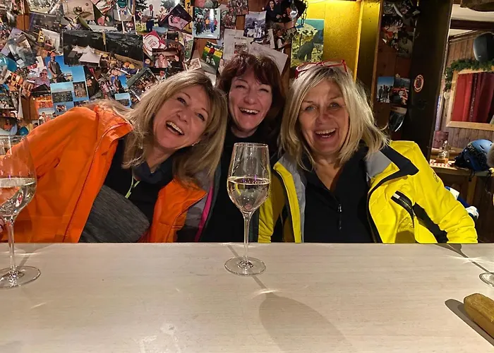 Hocheckhuette On Of The Hahnenkamm Mountain Estalagem *