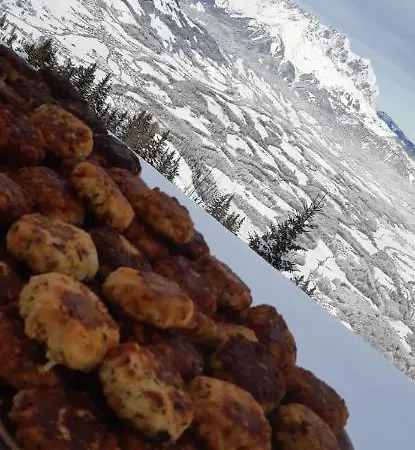 אורחן Hocheckhuette On Of The Hahnenkamm Mountain *