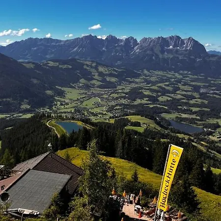 אורחן Hocheckhuette On Of The Hahnenkamm Mountain