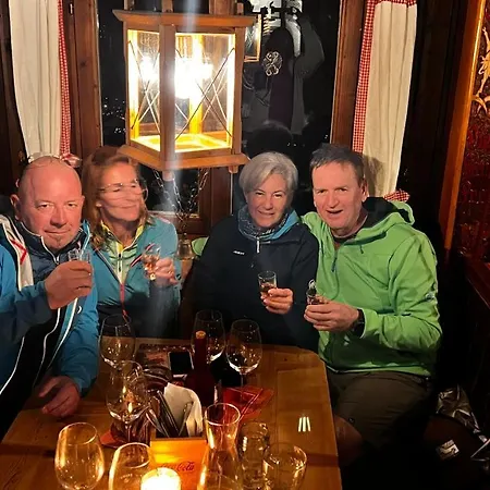 אורחן Hocheckhuette On Of The Hahnenkamm Mountain *