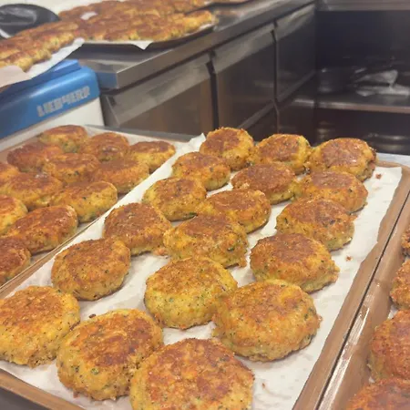 Hocheckhuette On Of The Hahnenkamm Mountain אורחן