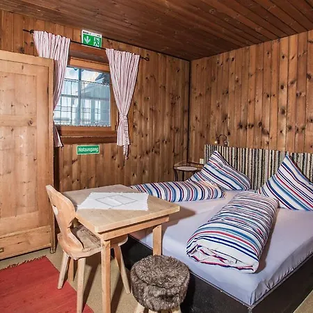 Mini-hôtel Hocheckhuette On Of The Hahnenkamm Mountain