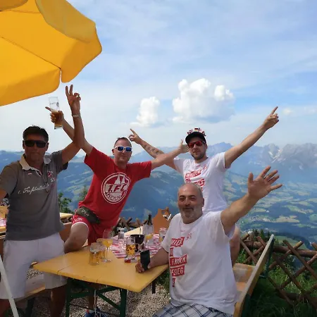 Estalagem Hocheckhuette On Of The Hahnenkamm Mountain Kitzbühel
